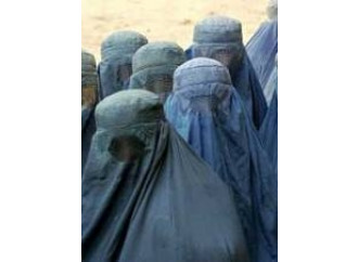 Burqa vietato
messaggio per la Bindi